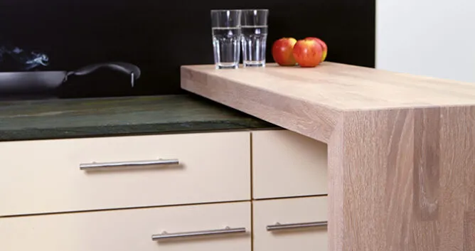 Pracovní deska z masivního dřeva - AV Interiéry